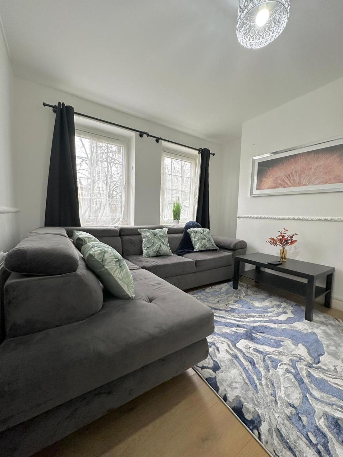 2 Bedroom Flat, 2 Minutes Walk To Bethnalgreen Station, Central London Eksteriør bilde