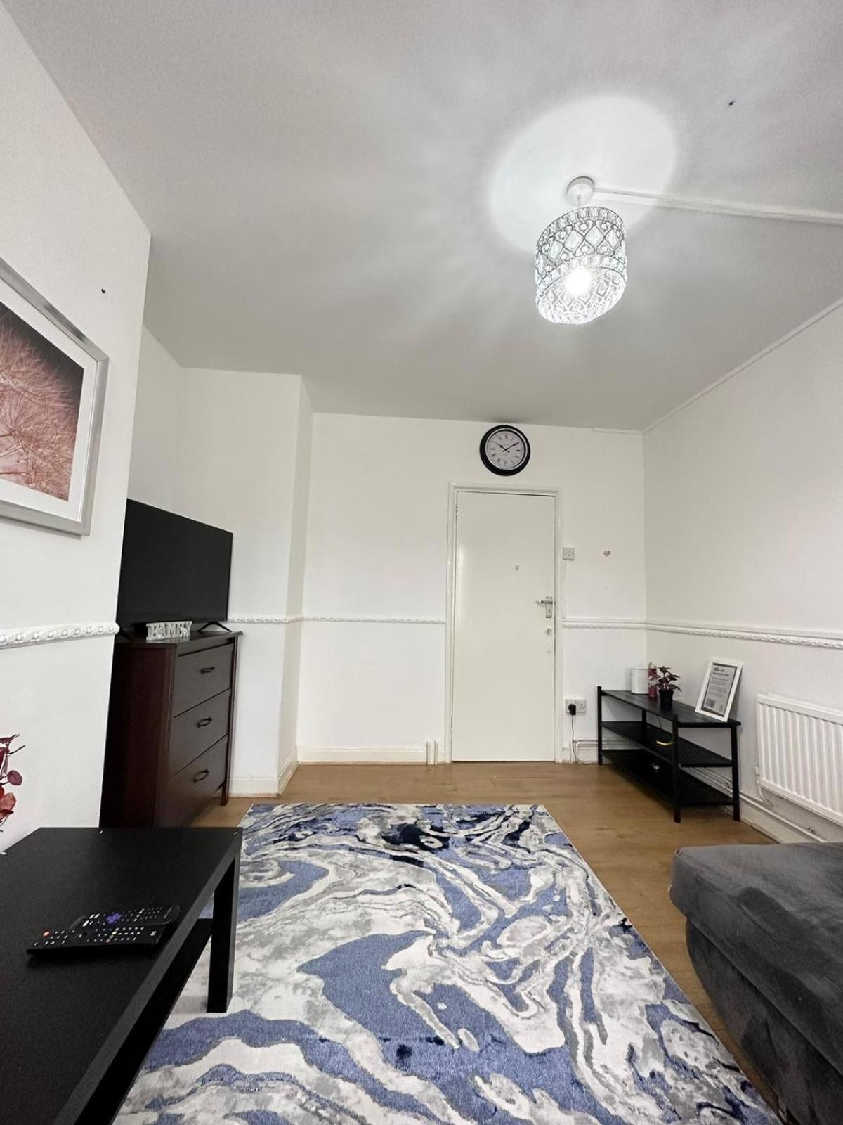 2 Bedroom Flat, 2 Minutes Walk To Bethnalgreen Station, Central London Eksteriør bilde