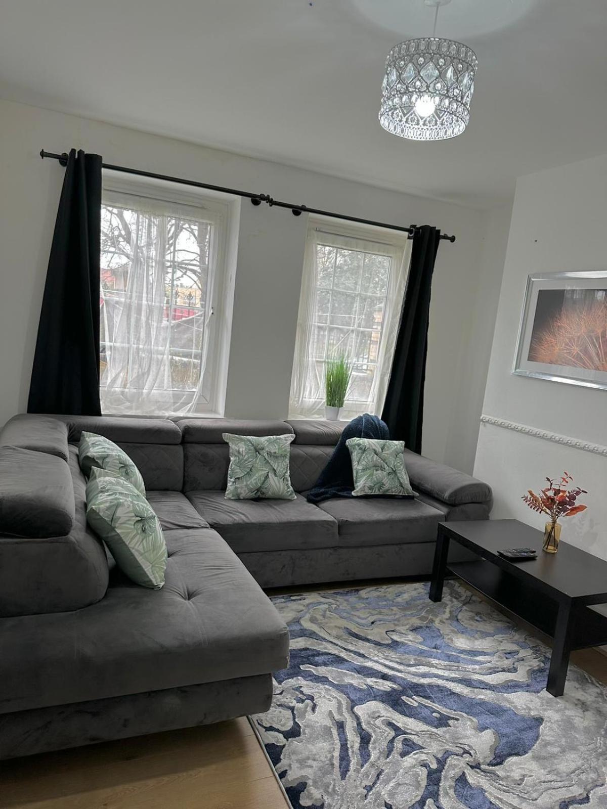 2 Bedroom Flat, 2 Minutes Walk To Bethnalgreen Station, Central London Eksteriør bilde