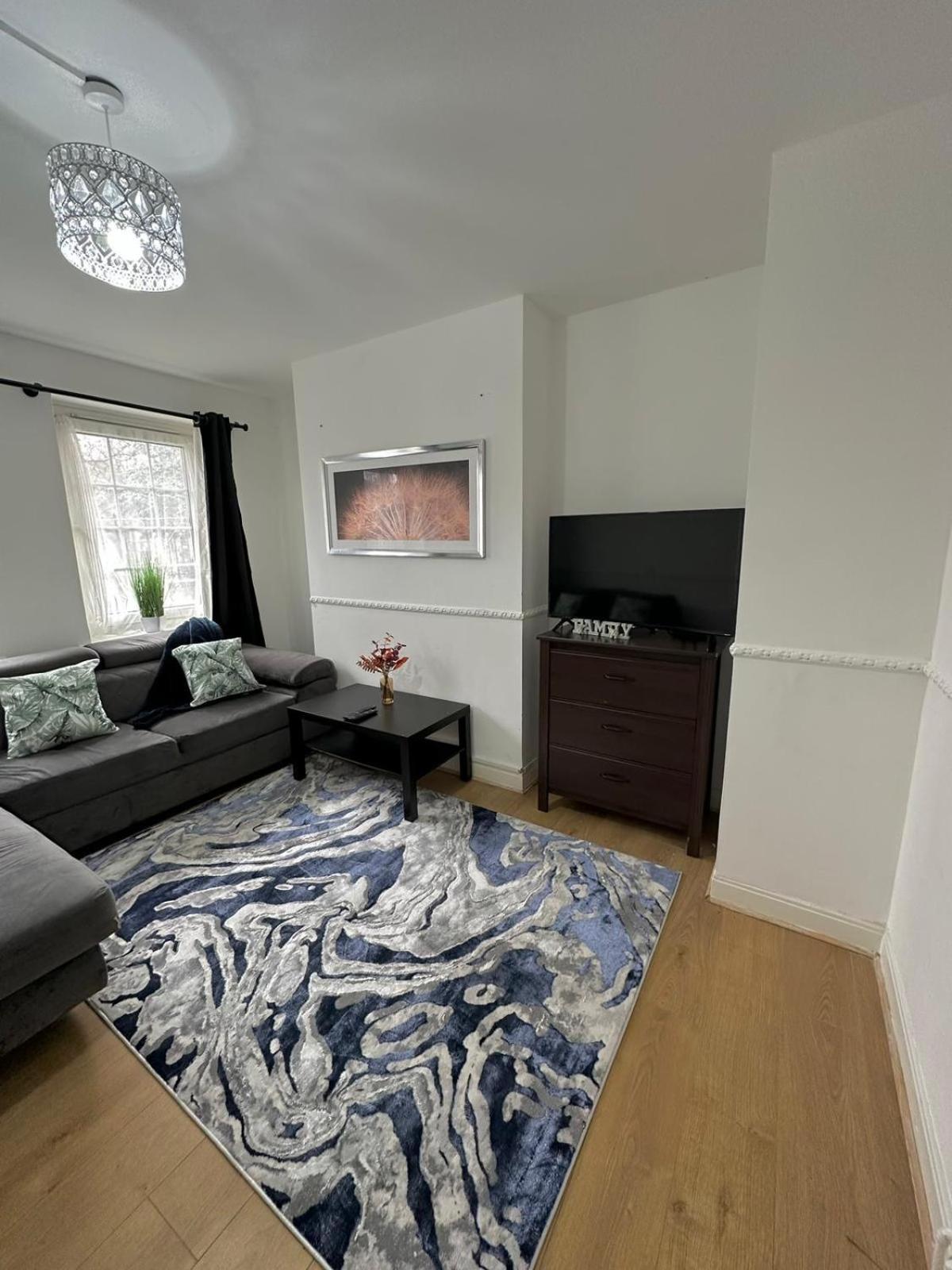 2 Bedroom Flat, 2 Minutes Walk To Bethnalgreen Station, Central London Eksteriør bilde
