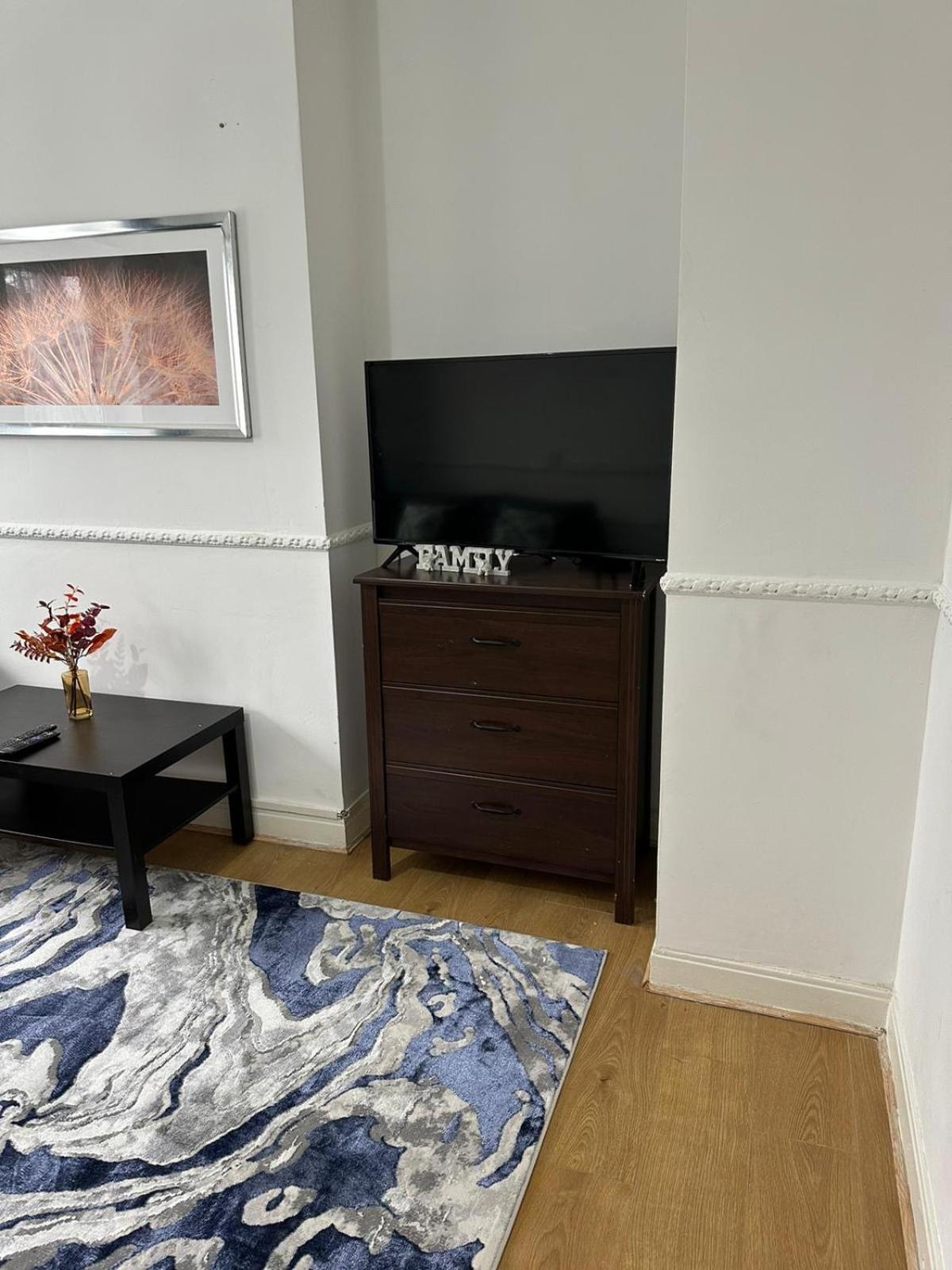 2 Bedroom Flat, 2 Minutes Walk To Bethnalgreen Station, Central London Eksteriør bilde
