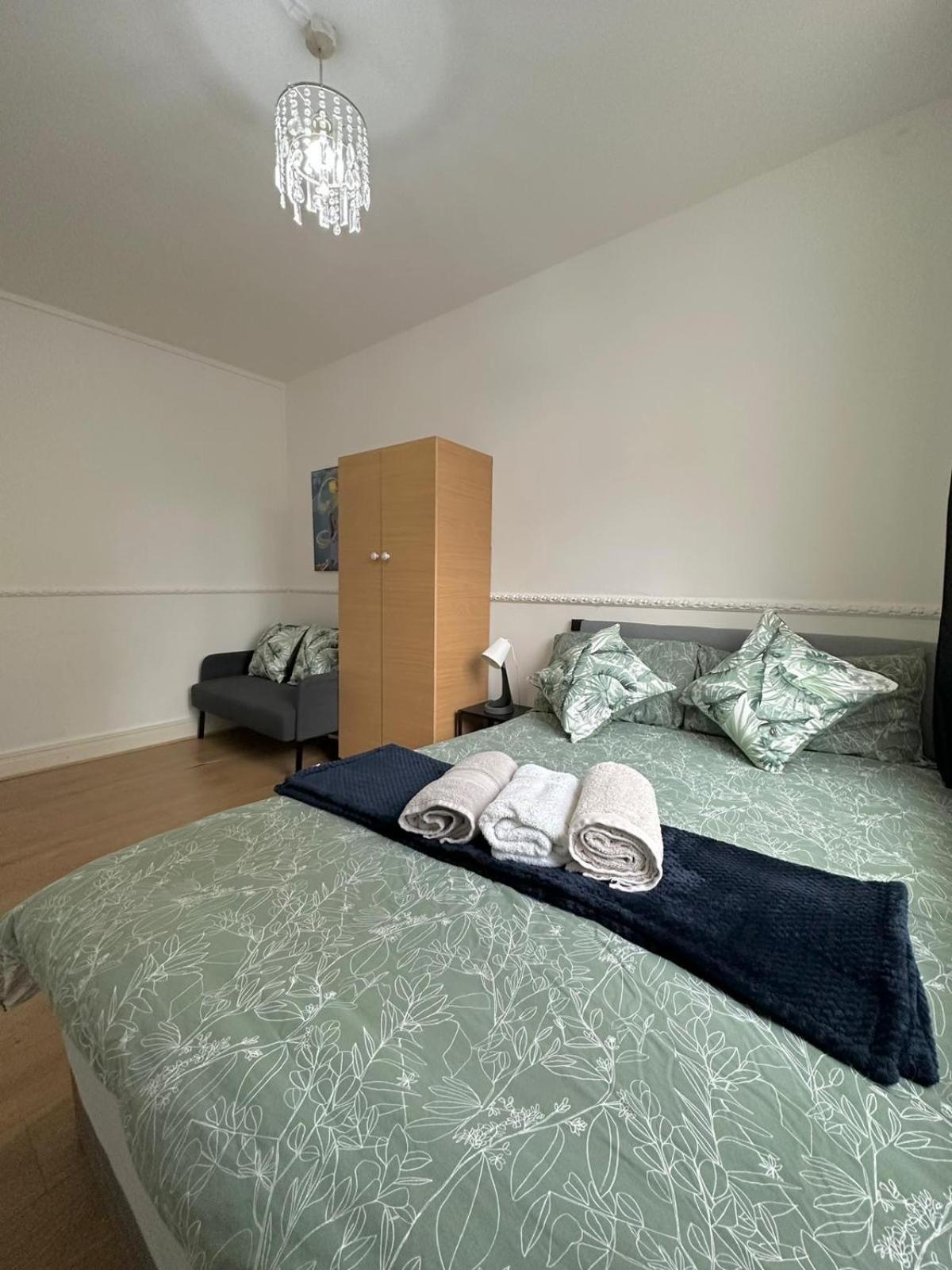 2 Bedroom Flat, 2 Minutes Walk To Bethnalgreen Station, Central London Eksteriør bilde