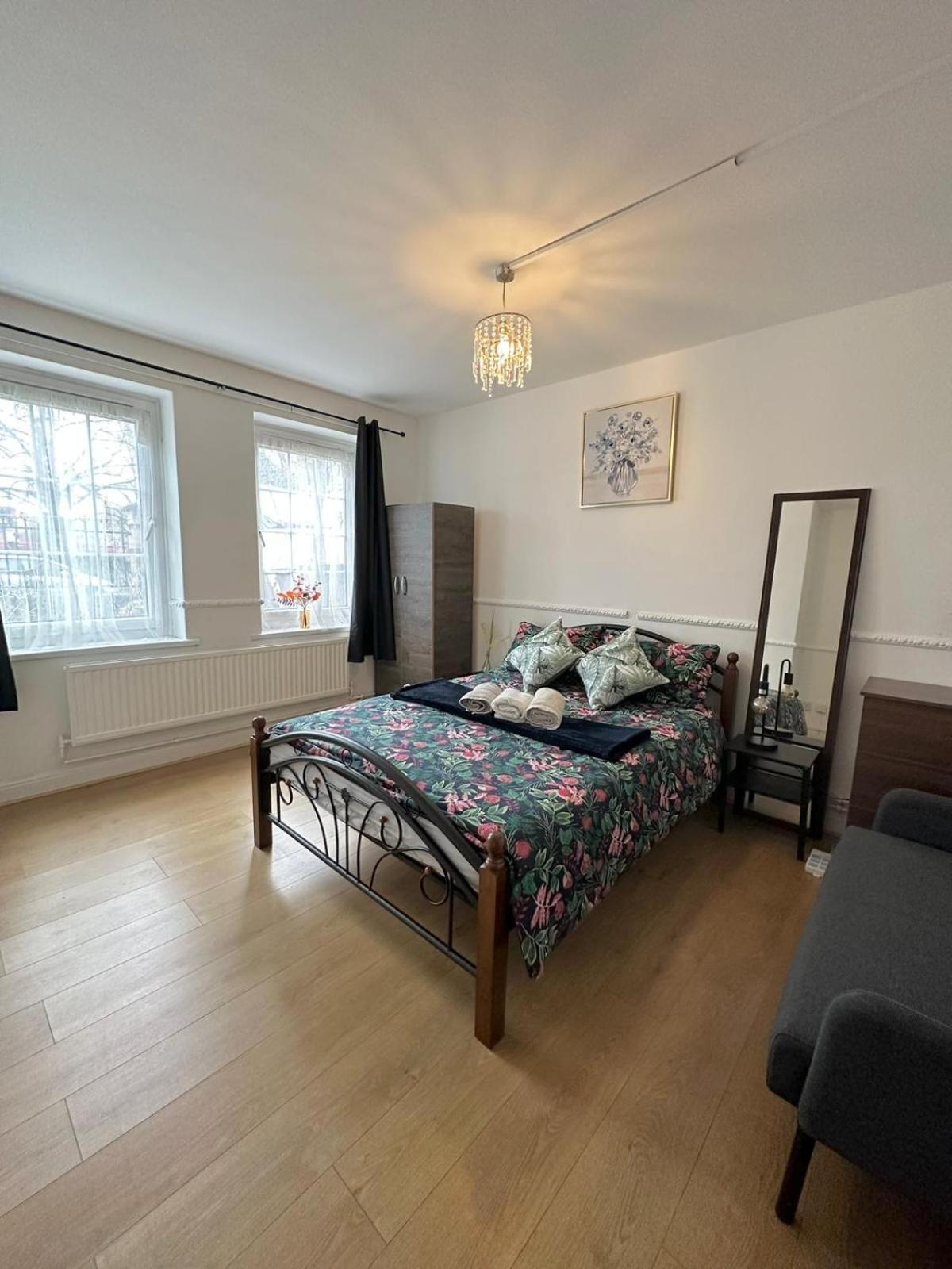 2 Bedroom Flat, 2 Minutes Walk To Bethnalgreen Station, Central London Eksteriør bilde