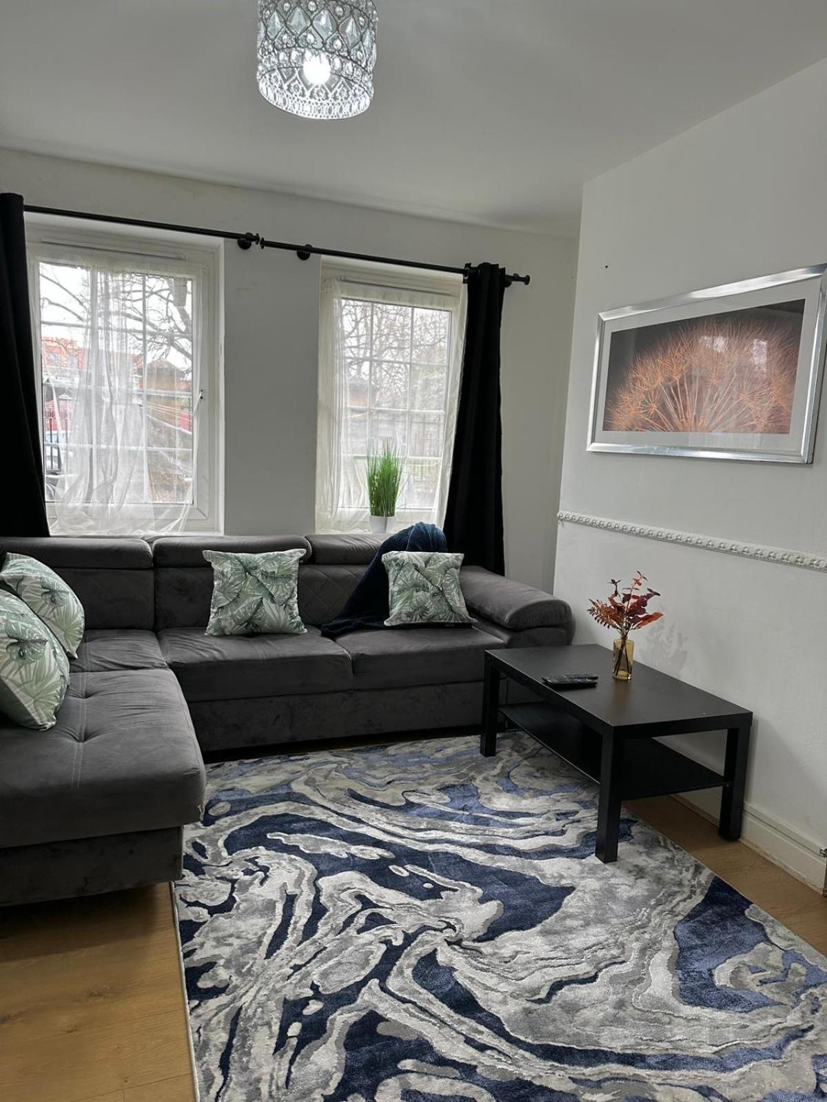 2 Bedroom Flat, 2 Minutes Walk To Bethnalgreen Station, Central London Eksteriør bilde