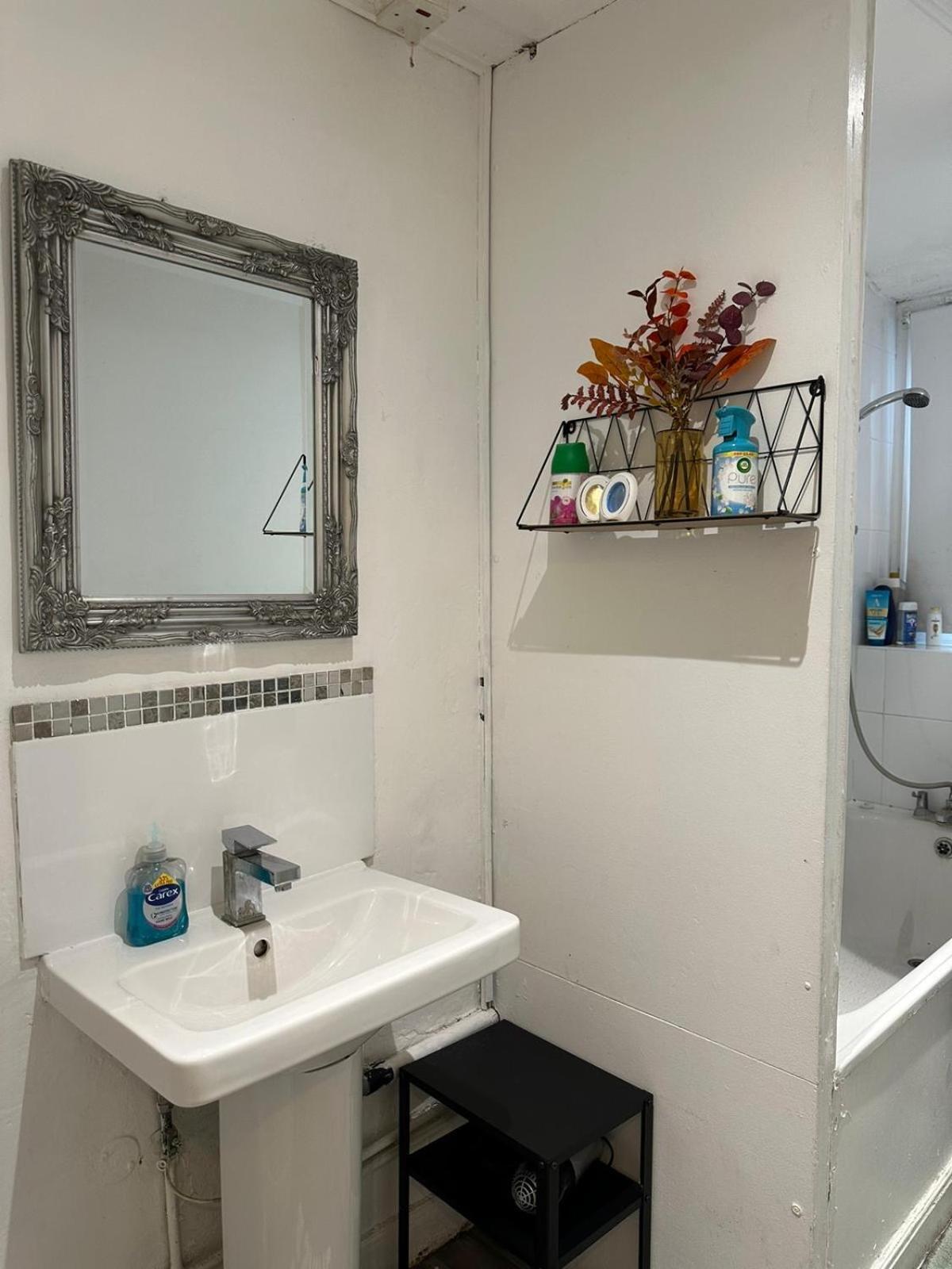 2 Bedroom Flat, 2 Minutes Walk To Bethnalgreen Station, Central London Eksteriør bilde